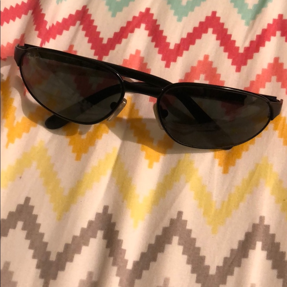 Black ray ban sunglasses
